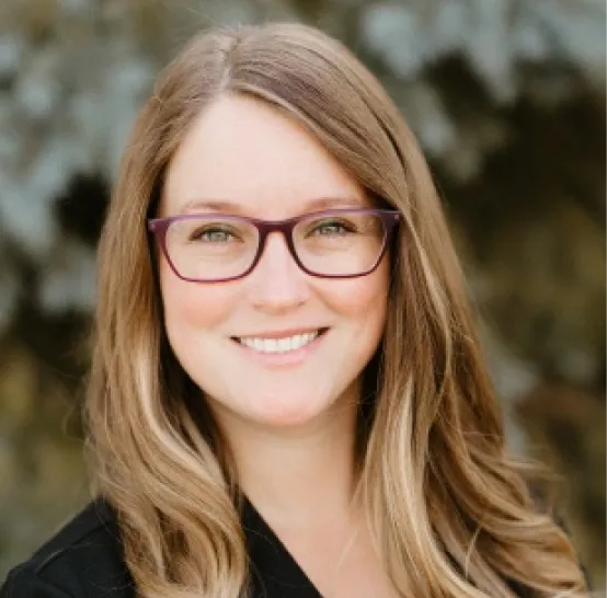 Dr. Magdalena Zmek in Orland Park, IL